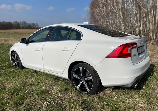 Volvo S60 cena 73500 przebieg: 132000, rok produkcji 2018 z Rzeszów małe 172